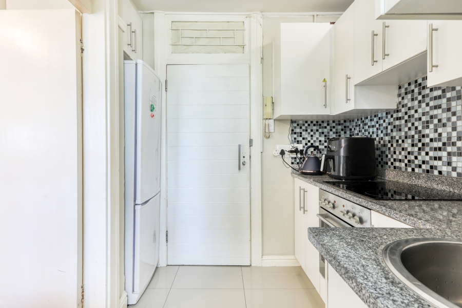 1 Bedroom Property for Sale in Sea Point Western Cape
